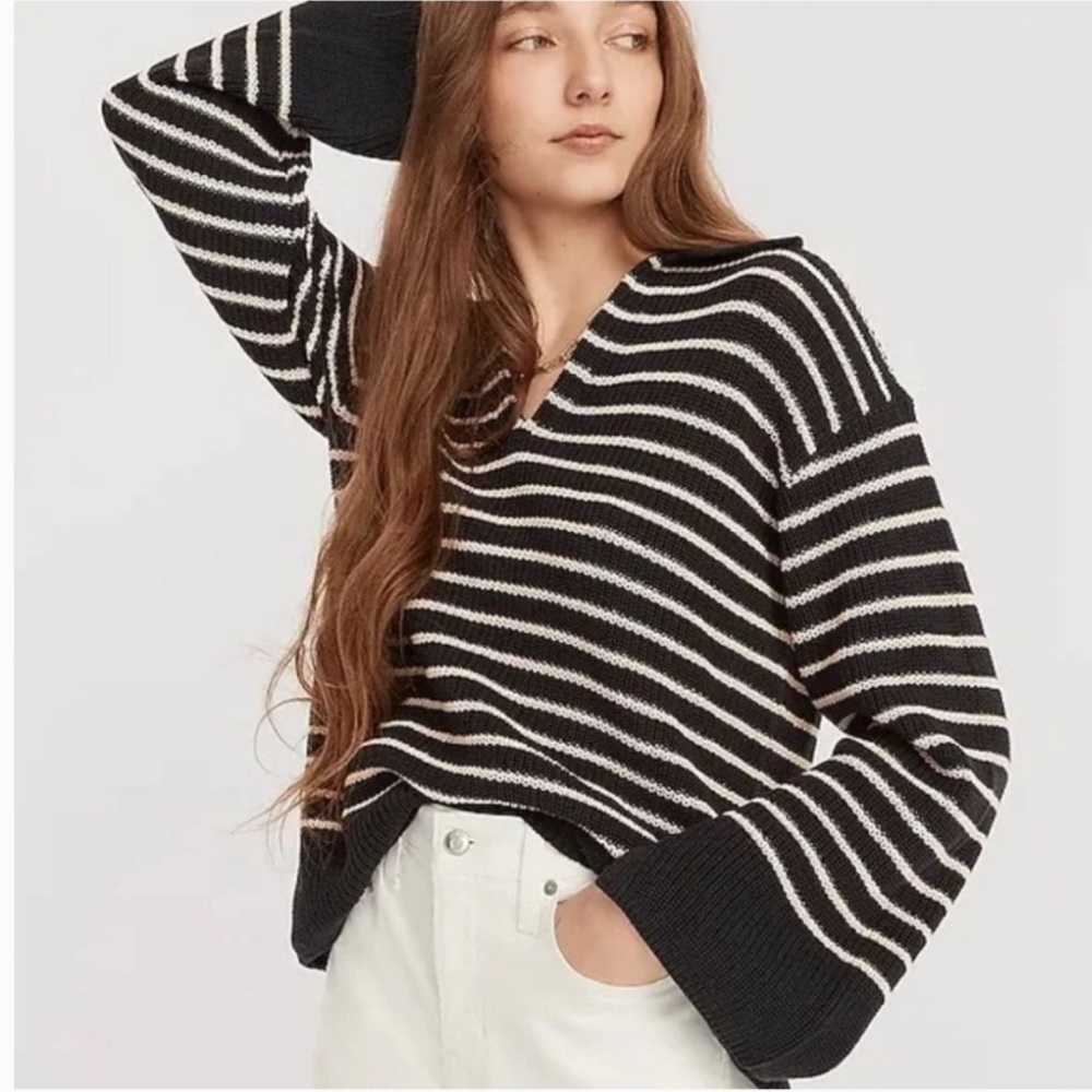 NWT JCrew Relaxed collared sweater in stripe - Navy - Small